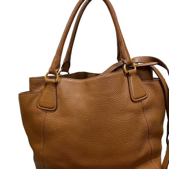 PRADA
Sold‼️ on another site donot purchase Vitello Daino Leather Tote crossbody - Picture 6 of 16